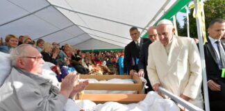 Salute, papa Francesco: “Non è un lusso, cinico un mondo che scarta i malati” salute