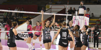 Volley A2 F, il 2023 dell’Anthea Vicenza Volley inizia in Friuli: duello a domicilio di Talmassons Ragazze Anthea Vicenza Volley esultano dopo azione vincente
