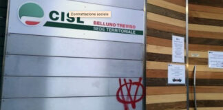 Atto vandalico No Vax contro la sede di Treviso, solidarietà di Zaia atto vandalico sede cisl treviso