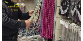 Bigiotteria dalla Cina: Guardia di Finanza di Padova sequestra oltre 15 milioni di articoli. Zaia si complimenta bigiotteria dalla cina sequestro padova