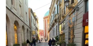 Ritorna il porfido in via Cesare Battisti, da lunedì 30 intervento per fasi