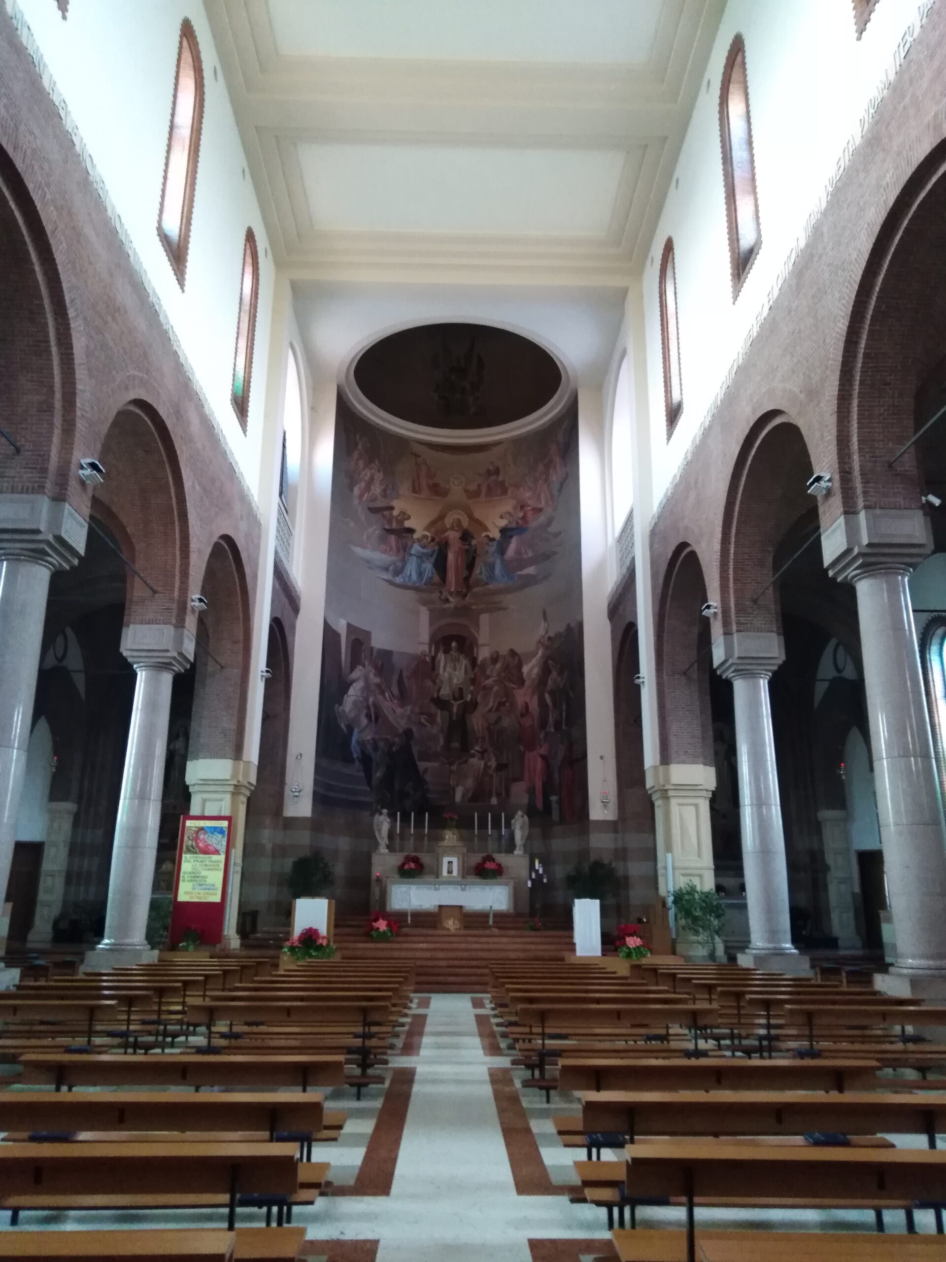 interno chiesa