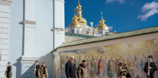 Biden incontra Zelensky a Kyiv e promette 500 milioni di dollari di assistenza supplementare per l’Ucraina Biden Zelensky