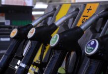 Carburanti, caccia alle risorse per la proroga del taglio delle accise: banche nel mirino della Lega