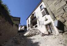 Da CEB e CDP ulteriori 350 milioni di euro per la ricostruzione delle aree terremotate del Centro Italia Da Ceb e Cdp 350 mln per le aree terremotate del centro Italia (Rieti il 25 agosto 2016. ANSA / MASSIMO PERCOSSI)