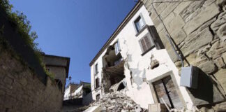 Da CEB e CDP ulteriori 350 milioni di euro per la ricostruzione delle aree terremotate del Centro Italia Da Ceb e Cdp 350 mln per le aree terremotate del centro Italia (Rieti il 25 agosto 2016. ANSA / MASSIMO PERCOSSI)