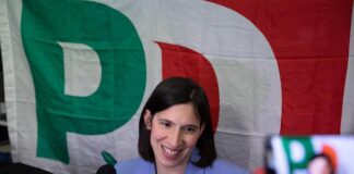 Elly Schlein vince primarie Pd ed è la prima donna leader della sinistra. Bonaccini le “concede” la vittoria. Rolando: “Oggi è un bel giorno” Elly Schlein (foto Ansa)