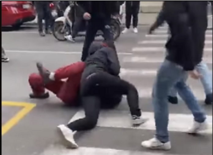 Firenze, calci e pugni contro studenti davanti alla scuola (da 055Firenze.it)