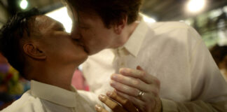 L’Alta Corte di Hong Kong stabilisce che non è necessario l’intervento chirurgico per registrare il cambio di sesso Hong Kong transgender