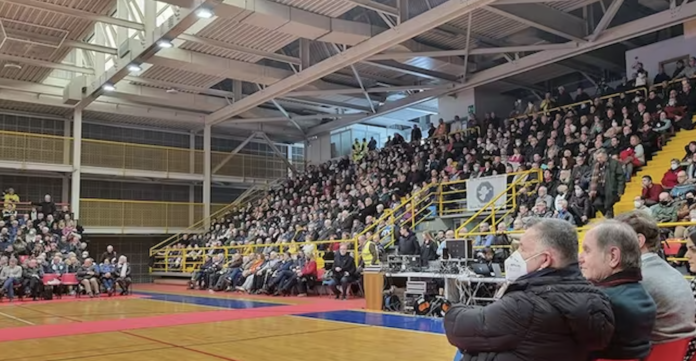 “Noi che credevamo nella Banca popolare di Vicenza e in Veneto Banca”, assemblea per il Fir (da Il Sole 24 Ore) “Noi che credevamo nella Banca popolare di Vicenza e in Veneto Banca”, assemblea per il Fir (da Il Sole 24 Ore)