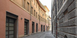 L’Anello Magico in centro a Vicenza: brutta meravigliosa condanna la memoria