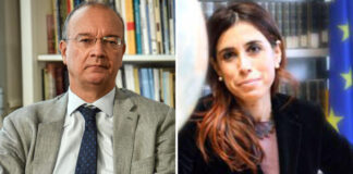 Ringraziamo il ministro Valditara che “si offre” incurante alla satira dopo pestaggio di Firenze e lettera della dirigente Savino… “ridicola”. E lui? Annalisa Savino, dirigente scolastica del liceo Leonardo da Vinci di Firenze, e Ministro dell'Istruzione Giuseppe Valditara (S) - Ansa