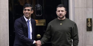 Zelensky in Regno Unito, incontro con Sunak e Carlo III: impegno per sostegno militare zelensky in regno unito