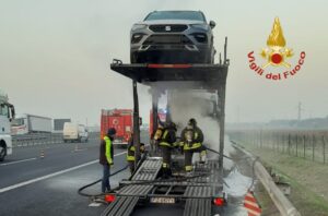 bisarca in fiamme a4 montebello montecchio