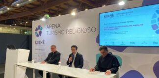 Koinè, in occasione della rassegna internazionale annunciati “Passi verso l’Anno Giubilare Mariano della rinascita” Koinè e Anno Giubilare Mariano della rinascita: da sinistra, vescovo Brugnotto, sindaco Rucco, rettore Rossato