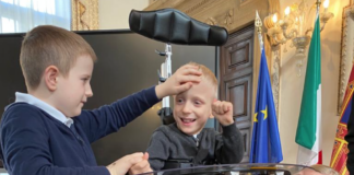 Con il ricavato del concerto benefico un macchinario per aiutare Pavle a muoversi pavle bambino vicenza