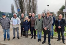TAV a Vicenza est. Zoppello sfida il sindaco a scegliere la soluzione in galleria prima delle elezioni Tav Tac a est, Zoppello con i dirigenti di Rigeneriamo Vicenza e il Comitato Galleria sì (foto di Gianni Poggi)