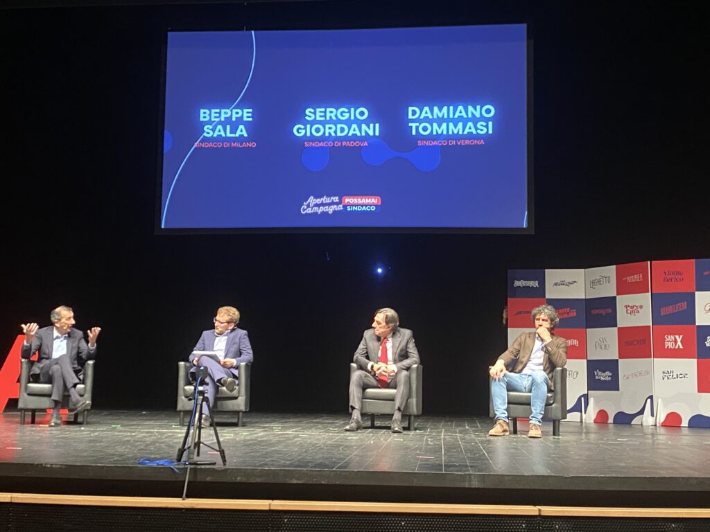 Giuseppe Sala, Sergio Giordani e Damiano Tommasi: tre sindaci a tirare lanciare al corsa di Possamai, candidato sindaco di csx