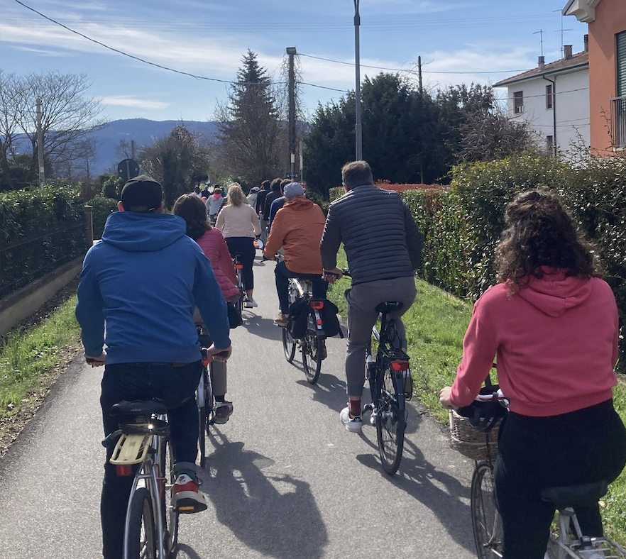 Biciclettata di cittadini per Possamai