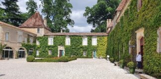 Enotour a Bordeaux alla cantina Château Carbonnieux del Wine Specialists Journal Bordeaux, Château Carbonnieux