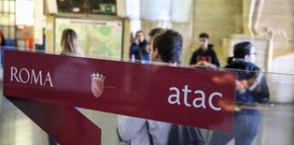Bus e metro Roma, abbonamento a 50 euro per under 19 anche nel 2024: come richiederlo