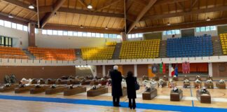 Cutro, Mauriello (Meritocrazia Italia): «Per non abituarsi a queste stragi serve un approccio programmatico al fenomeno delle migrazioni» Giornata rifugiato Cutro, a Crotone la camera ardente davanti alla quale si è inchinato il presidente Mattarella