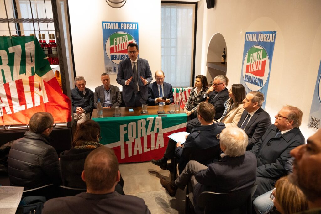 Forza Italia con Rucco sindaco (da sx Cattaneo, Tosi, Rucco, Zanettin, Oliva, Miatello...)