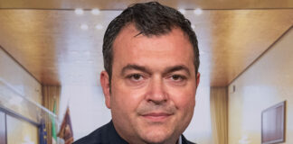 Joe Formaggio sanzionato dal Consiglio Veneto per le molestie a Milena Cecchetto Joe Formaggio molestie in consiglio Formaggio-Cecchetto utero in affitto