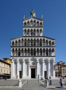 Lucca_San_Michele_in_Foro_facade_01