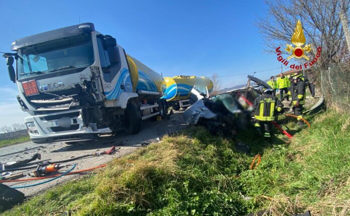 Scontro tra automobile e camion muore uomo a Gambellara