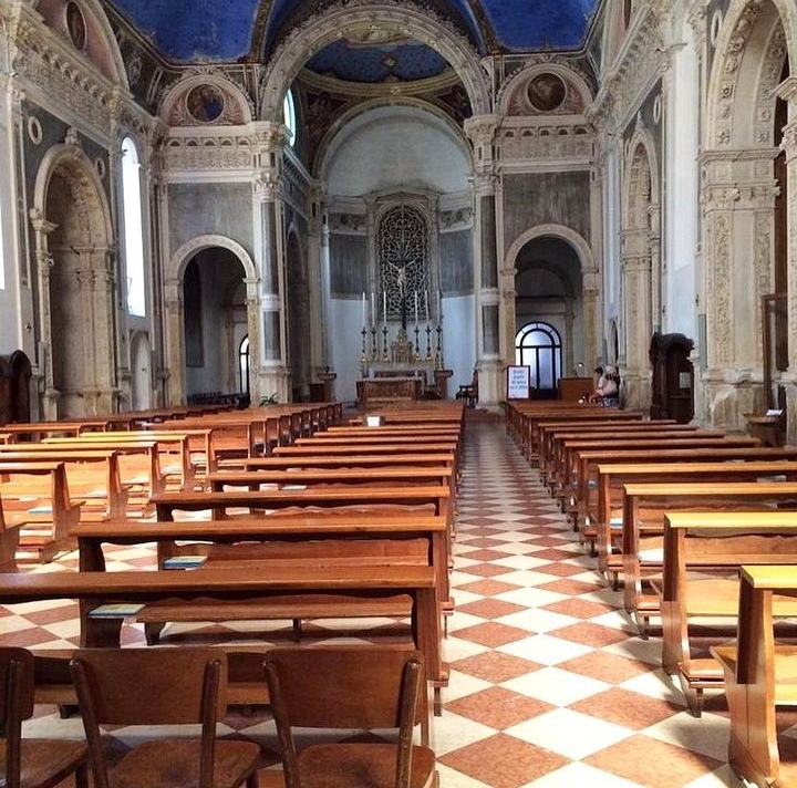 interno chiesa