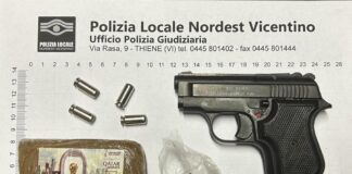 Zugliano, minorenne denunciato dalla Polizia Locale Nordest Vicentino per possesso di un etto di hashish e di scacciacani senza tappo rosso zugliano
