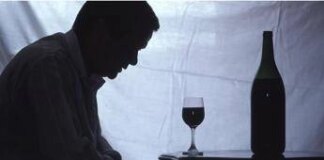 Alcol, Iss: 8 mln italiani consumatori a rischio, oltre 4mln ‘binge drinker’