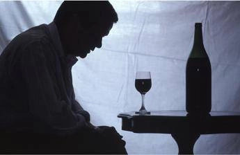 Alcol, Iss: 8 mln italiani consumatori a rischio, oltre 4mln ‘binge drinker’