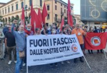 Enrico Zogli (capolista La Comune), 25 aprile: fuori i fascisti da Vicenza Enrico Zogli (il primo sulla sinistra a reggere lo striscione)