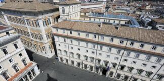 Stipendi Pubblica Amministrazione, Il Sole 24 Ore: “Palazzo Chigi e Authority staccano tutti” siccità stipendi della Pubblica Amministrazione tasse