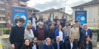 Civici con Possamai, lista nata da associazioni Da Adesso in Poi e Vinòva: propositi concreti ma anche sorrisi da gente fra la gente Pupillo e Young con i candidati di “Civici con Possamai”