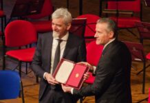 Luigi Dall’Igna premiato con il Leone del Veneto 2023 al Teatro Olimpico di Vicenza Roberto Ciambetti con Luigi dall'Igna Leone Veneto