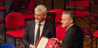Luigi Dall’Igna premiato con il Leone del Veneto 2023 al Teatro Olimpico di Vicenza Roberto Ciambetti con Luigi dall'Igna Leone Veneto