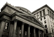 Banche, Gabanelli su Il Corriere della Sera: “28 miliardi di utili. Ecco come li hanno fatti” banche utili