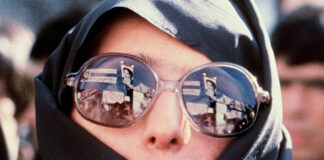 L’Iran intensifica l’applicazione dell’hijab obbligatorio per le donne donna iran hijab