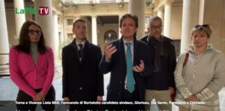 Torna a Vicenza lista M5S, annuncio in video di Bortolotto candidato sindaco con Glorioso, Dal Santo, Perenzoni e Chimetto: “Siamo progressisti” Edoardo Bortolotto candidato sindaco M5S con Glorioso, Dal Santo, Perenzoni e Chimetto: "Siamo progressisti"