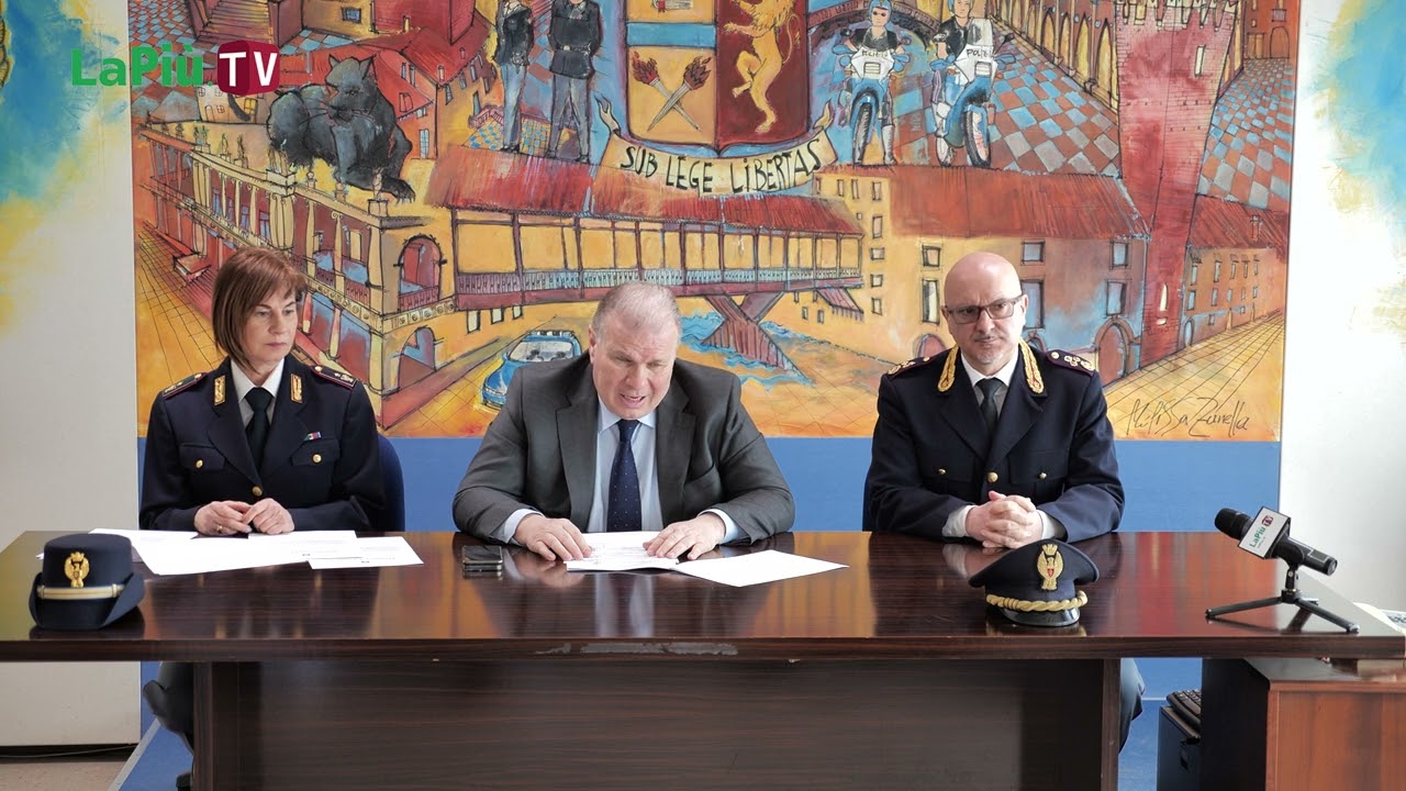 Il questore di Vicenza Sartori tra i suoi collaboratori ispettore Scifo e capo di gabinetto Di Vincenzo