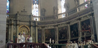 Diocesi di Vicenza, prosegue il discernimento sulla presenza della Chiesa nel territorio vescovo giuliano diocesi di vicenza messa crismale