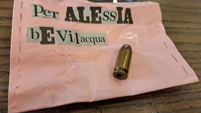 Proiettili in una busta per Alessia Bevilacqua con proiettile minacce