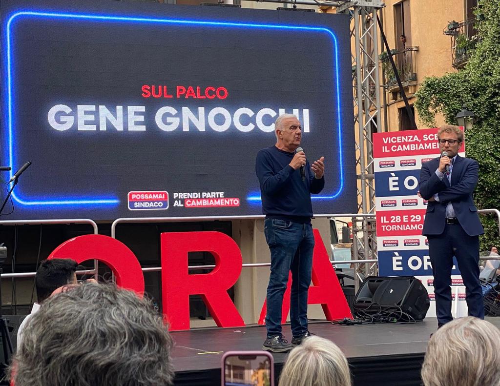 Gene Gnocchi con Giacomo Possamai, fondi per la Romagna e chiusura campagna elettorale csx