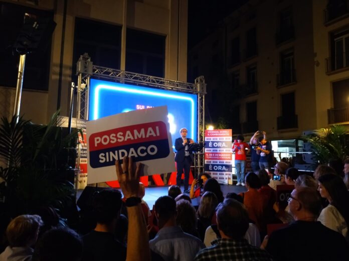 Giacomo Possamai chiude la campagna elettorale in piazza delle Erbe