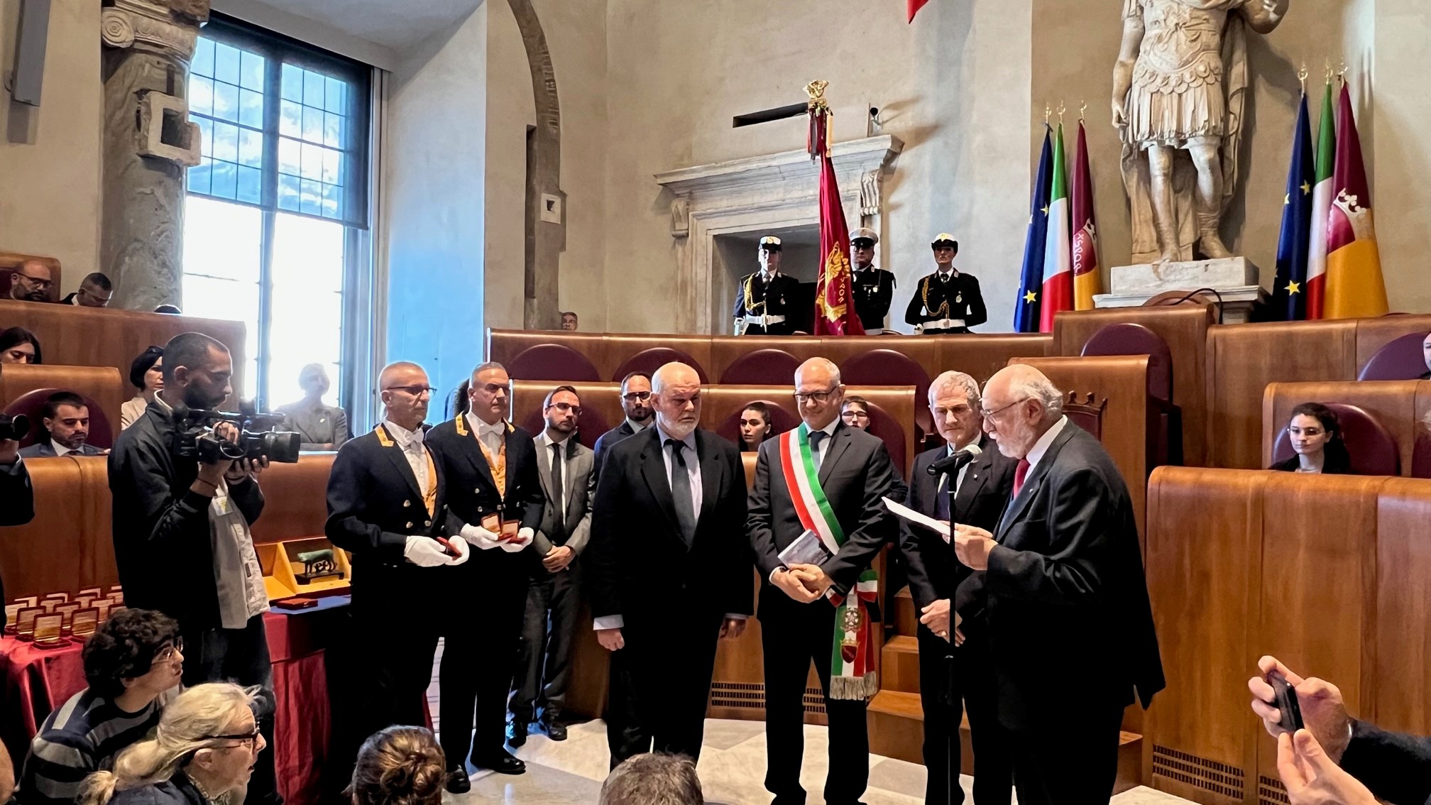 Natale di Roma 21 aprile 2023, la Consegna della Strenna dei Romanisti al sindaco di Roma Roberto Gualtieri