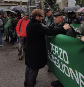 Possamai saluta la testa delle sezioni degli Alpini di Vicenza