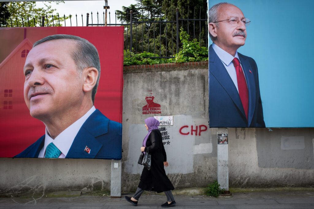 Pubblicità in Turchia per il sultano Erdogan e lo sfidante Kilicdaroglu